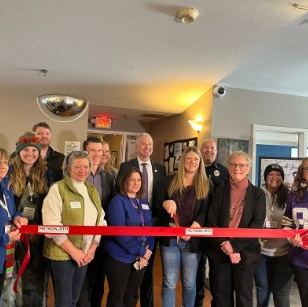Ribbon cutting at Linus' Pet Haven